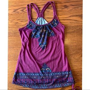 Maurice’s burgundy tank top with design